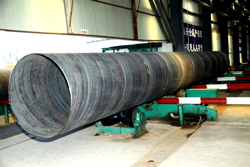 <a href=http://www.m.strongtop.com.cn target=_blank class=infotextkey>螺旋焊接鋼管</a>探傷現(xiàn)場(chǎng)